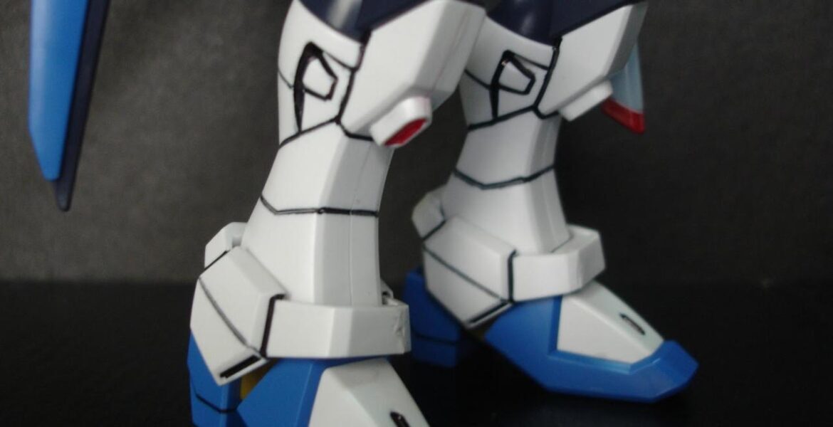 Gundam Meisters: Gunpla Tutorial: Panel Lining